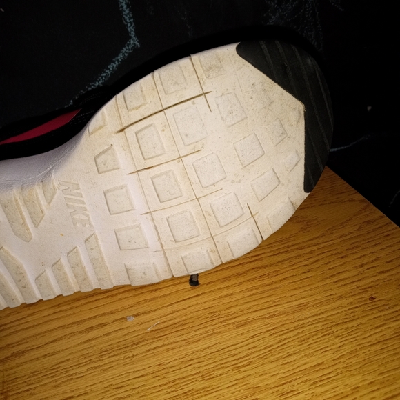 Kids Nike Air Max Thea 2.5Y  black mesh with pink accents foam midsole - Picture 10 of 11